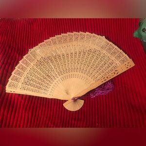 🐲 Vintage Sandalwood Carved Fan- 156A $25 or $20 w/offer